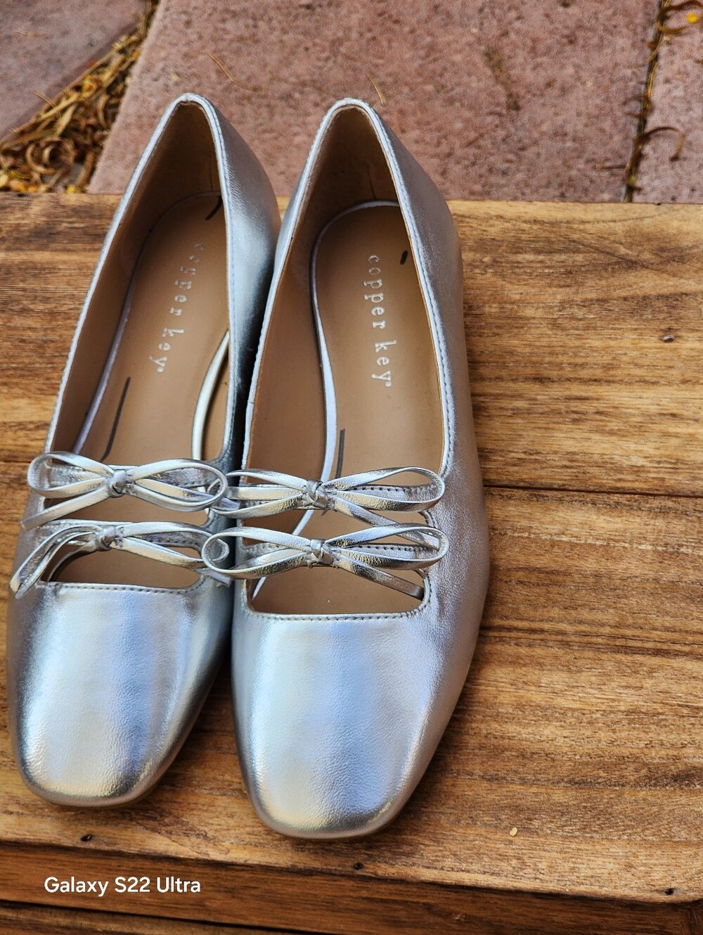 Copper Key Women's Frolic Metallic Leather Double Bow Mary Jane Pumps Size 6.5 - Picture 6 of 8